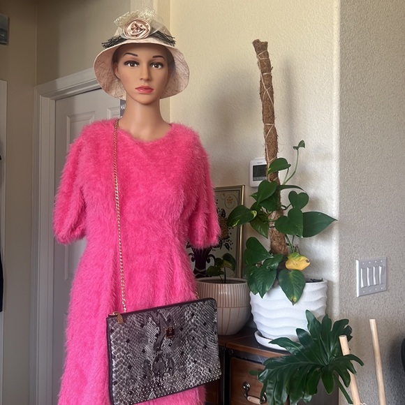 EUC MCM Studded Snake Clutch 2 way - Picture 3 of 14